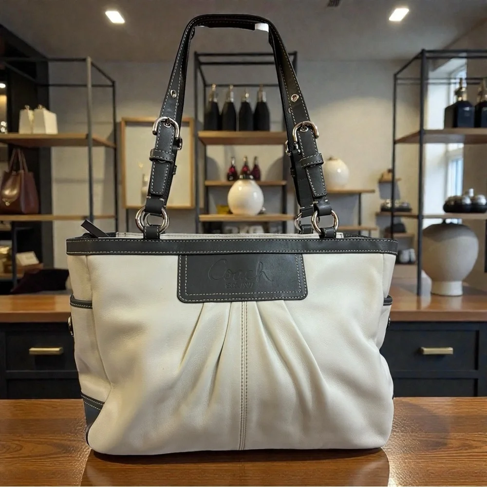 Original COACH Ivory & Gray Classic Shoulder Bag – F13759 - Picture 2 of 16